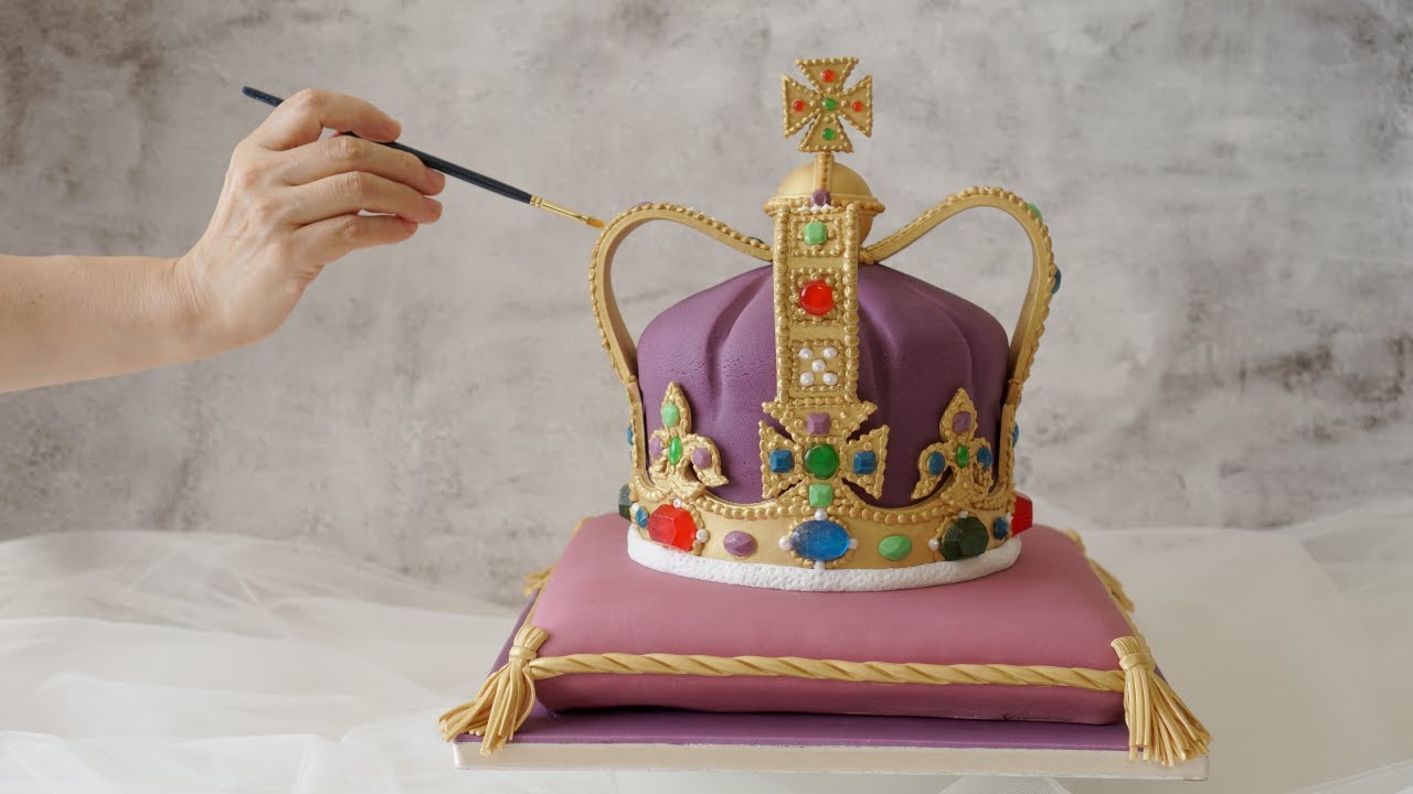 Crown Cake | In Loving Memory of Her Majesty Queen Elizabeth II