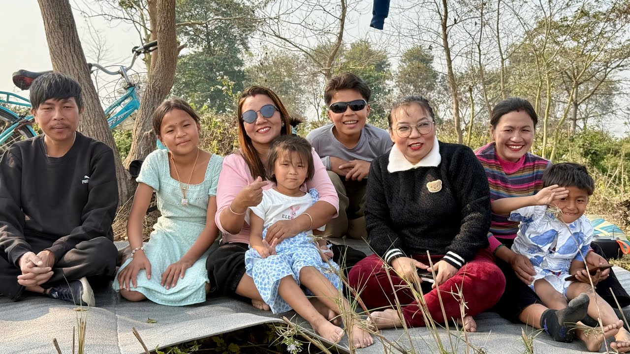 Village Family Grand Picnic at Jungle | Chatpate & Chicken Fry Eating | कुवाको पानी मीठो | #picnic