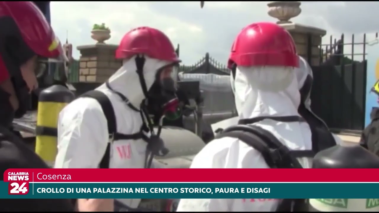 Cosenza, Crollo di una palazzina nel centro storico, paura e disagi