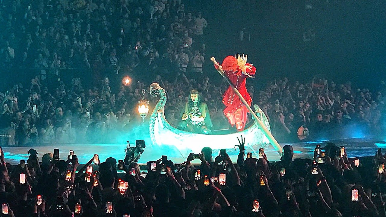 Shallow - LADY GAGA - The Mayhem Ball - Paris - Night 1 - 17.11.2025