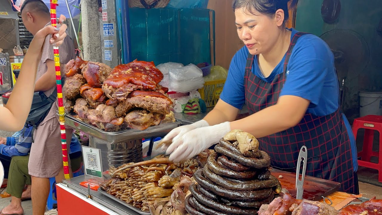 Thịt chó mang về những ngày cuối tháng đắt hàng như tôm tươi