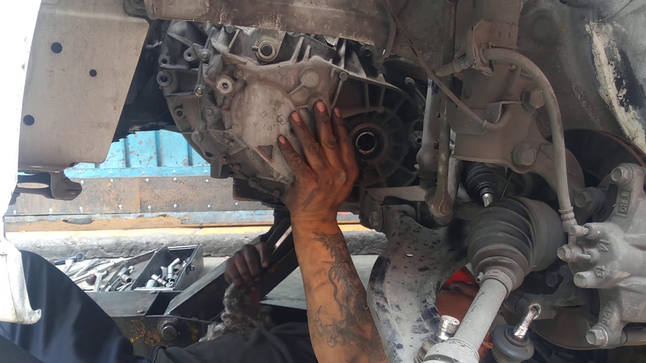 Bajando caja de Nissan Tiida