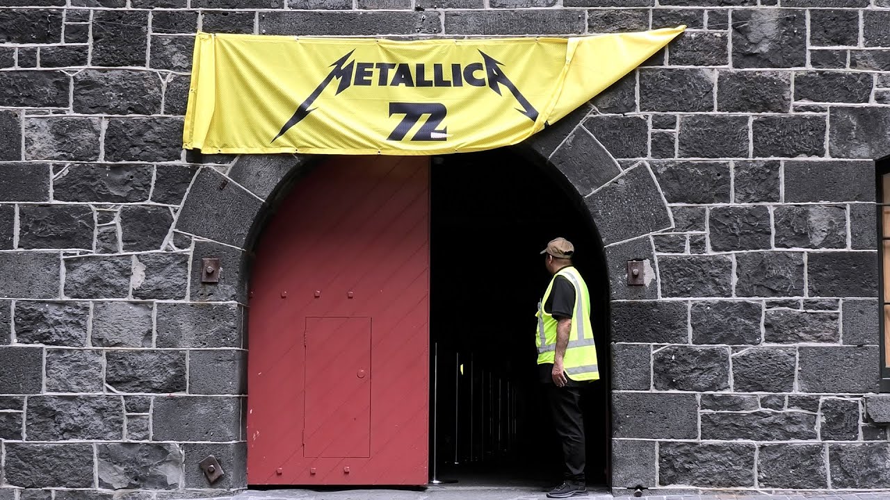 Inside Metallica&rsquo;s Auckland Pop-Up Store! | M72 World Tour