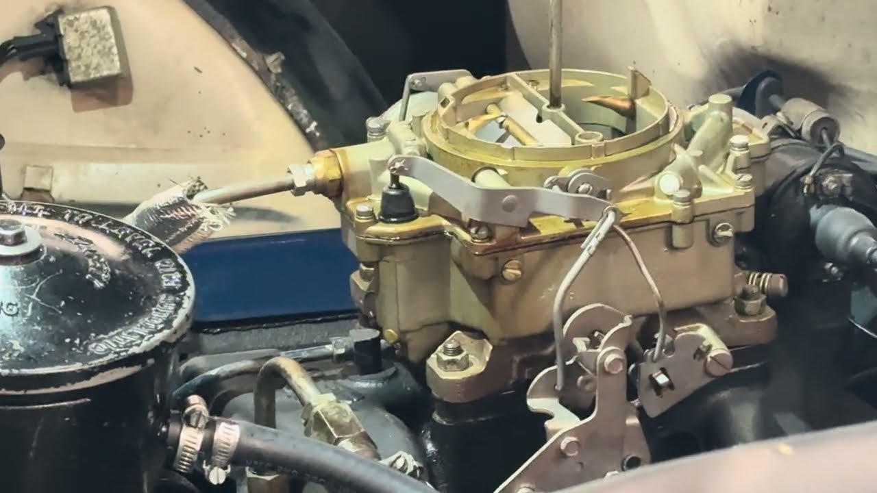 Cadillac Coupe DeVille 1957 года выпуска, Рочестер, снятие карбюратора 4GC, часть 1.