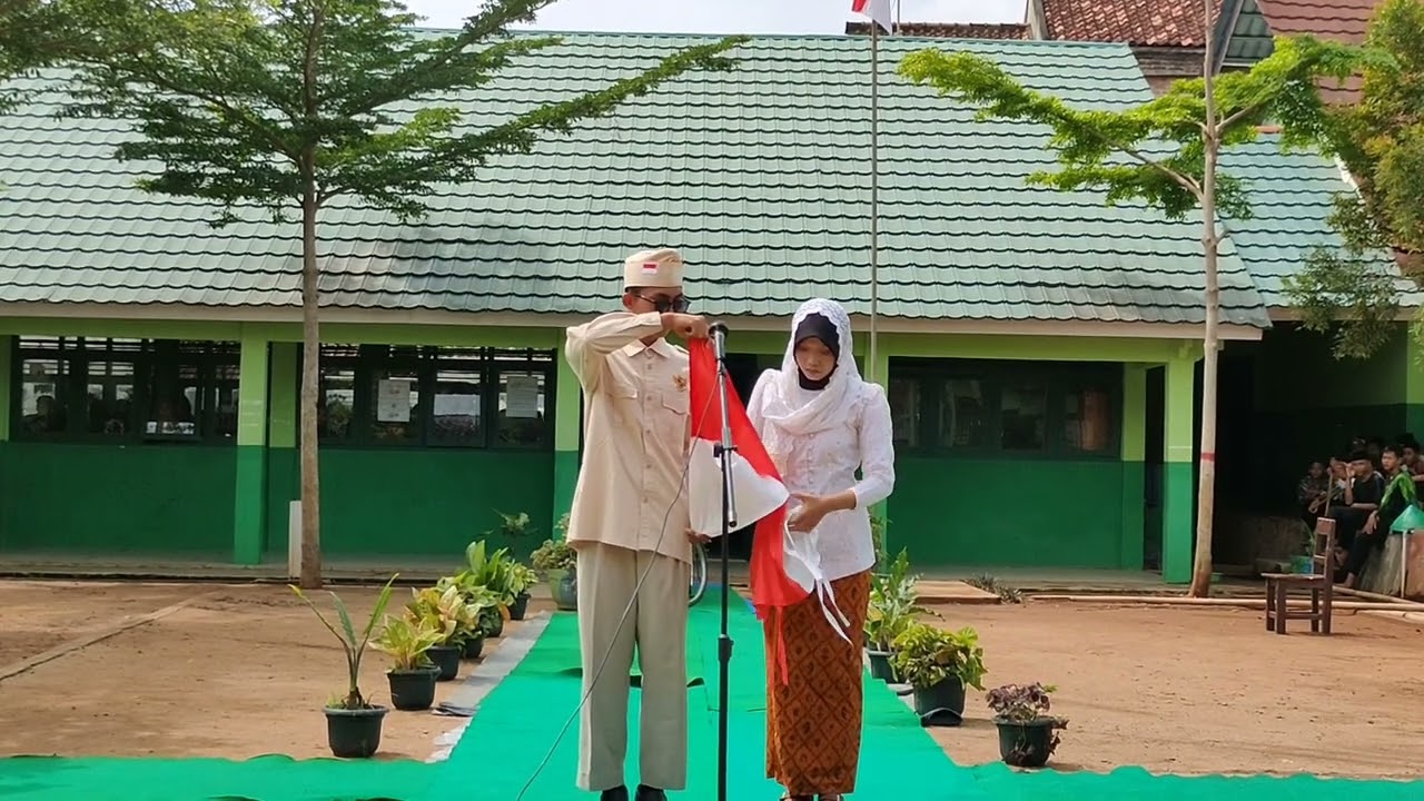 LOMBA FASHION SHOW (PAKAIAN PAHLAWAN) PERINGATAN HARI PAHLAWAN 2022