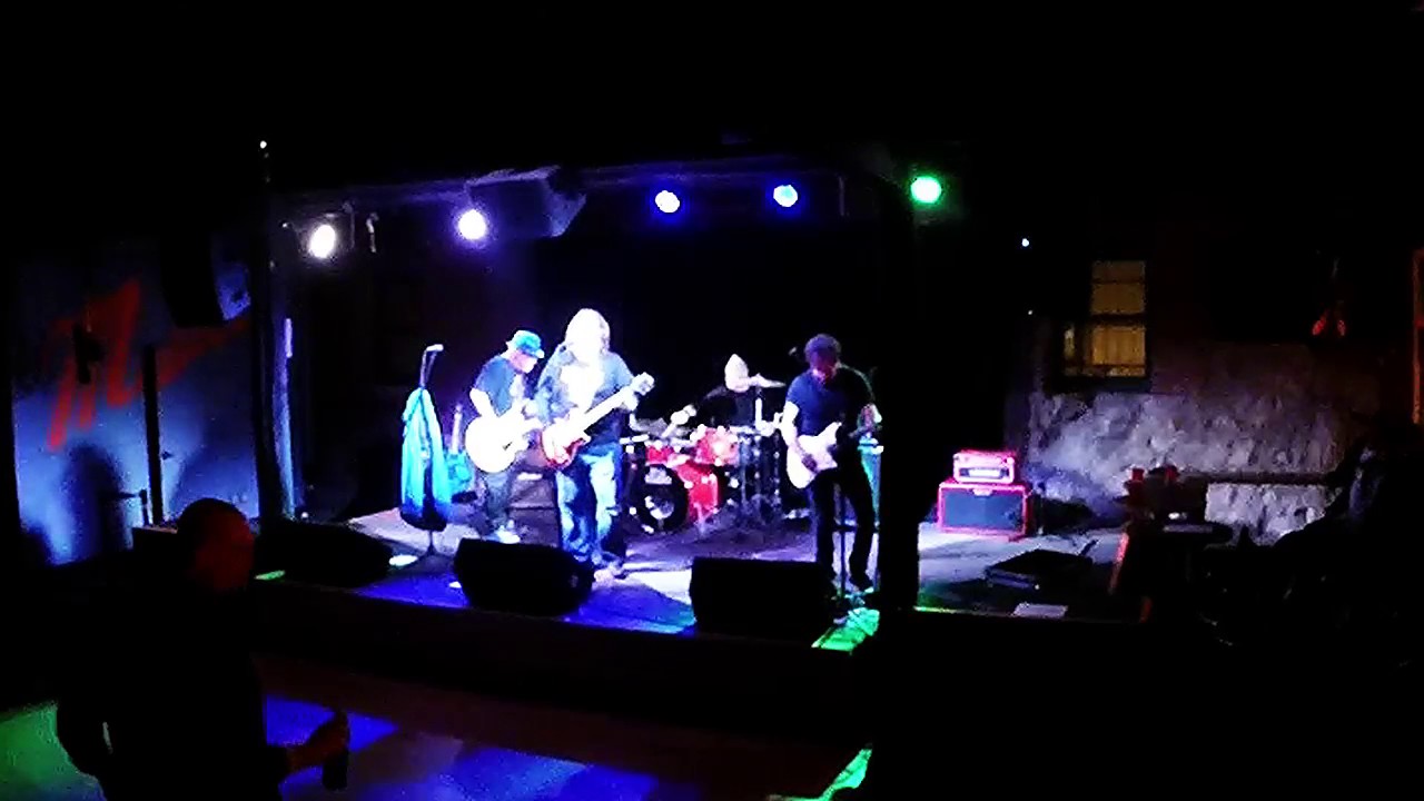 Aquarocket I Could Never Take the Place of Your Man 3 25 17 @ Musica