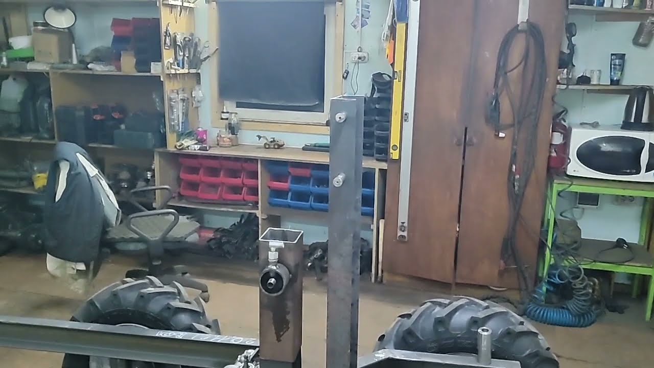 стойка для стрелы на мини погрузчик.