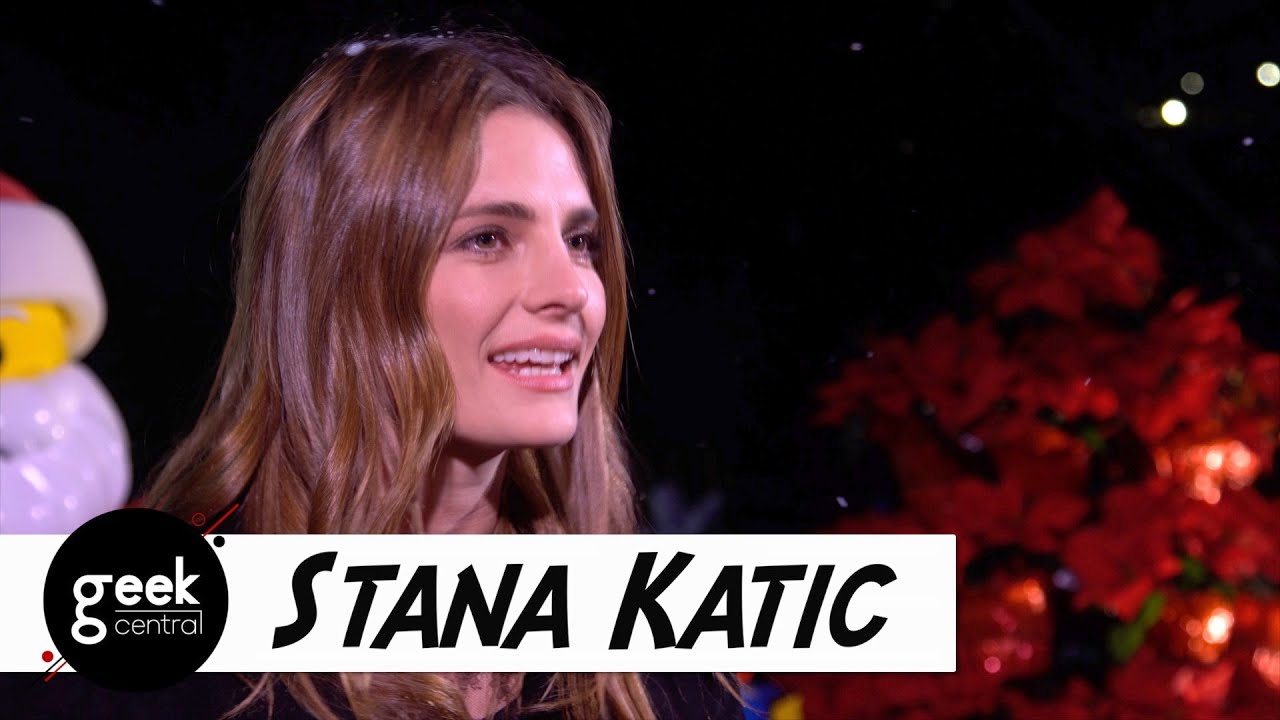 Stana Katic lights LEGO Christmas Tree at LEGOLAND California - Full Ceremony