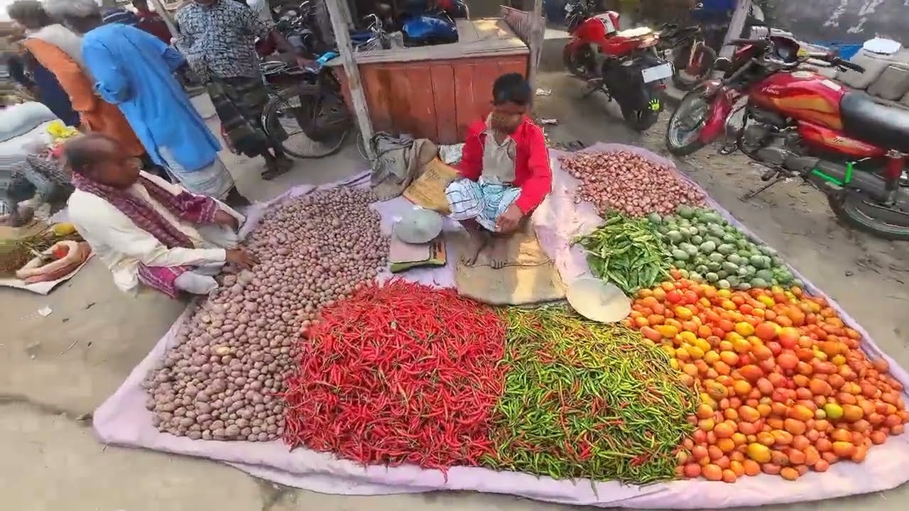 নাড়াবাড়ী হাট গ্রাম বাংলার ঐতিহ্যবাহী দিনাজপুর জেলার বিরল উপজেলার বাজার।