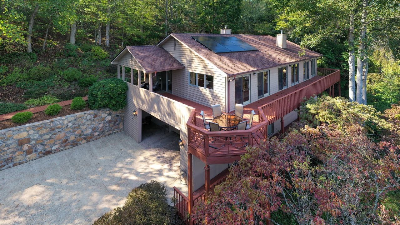 Virtual Walkthrough - 9 Sandon Circle, Asheville, NC 28804