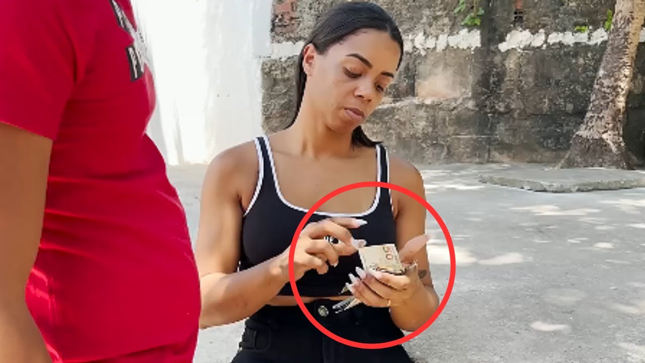 Ela Pegou o DINHEIRO do Sapato do Vizinho e Não Esperava Por Isso 😱