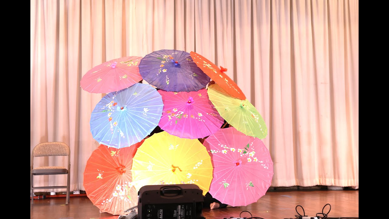 12  Umbrella Dance