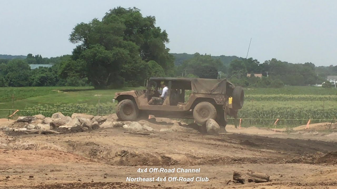 Army Humvee Surplus Running A Jeep Obstacle Course - Awesome Off-Road Extreme 4x4 Vehicle