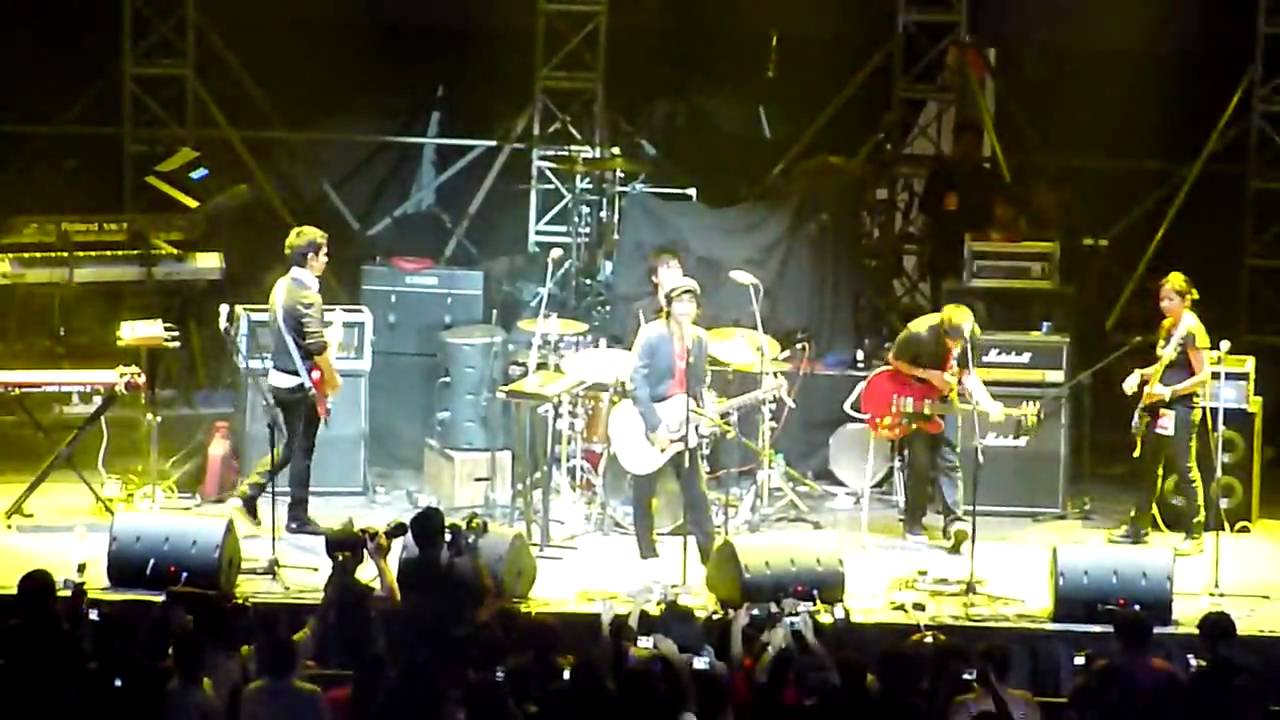 Alapaap - Eli Buendia Pupil Front Act at Tears For Fears Live in Manila
