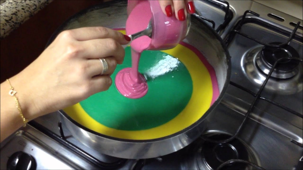 Bolo colorido (rainbow cake) - por Carla Marins