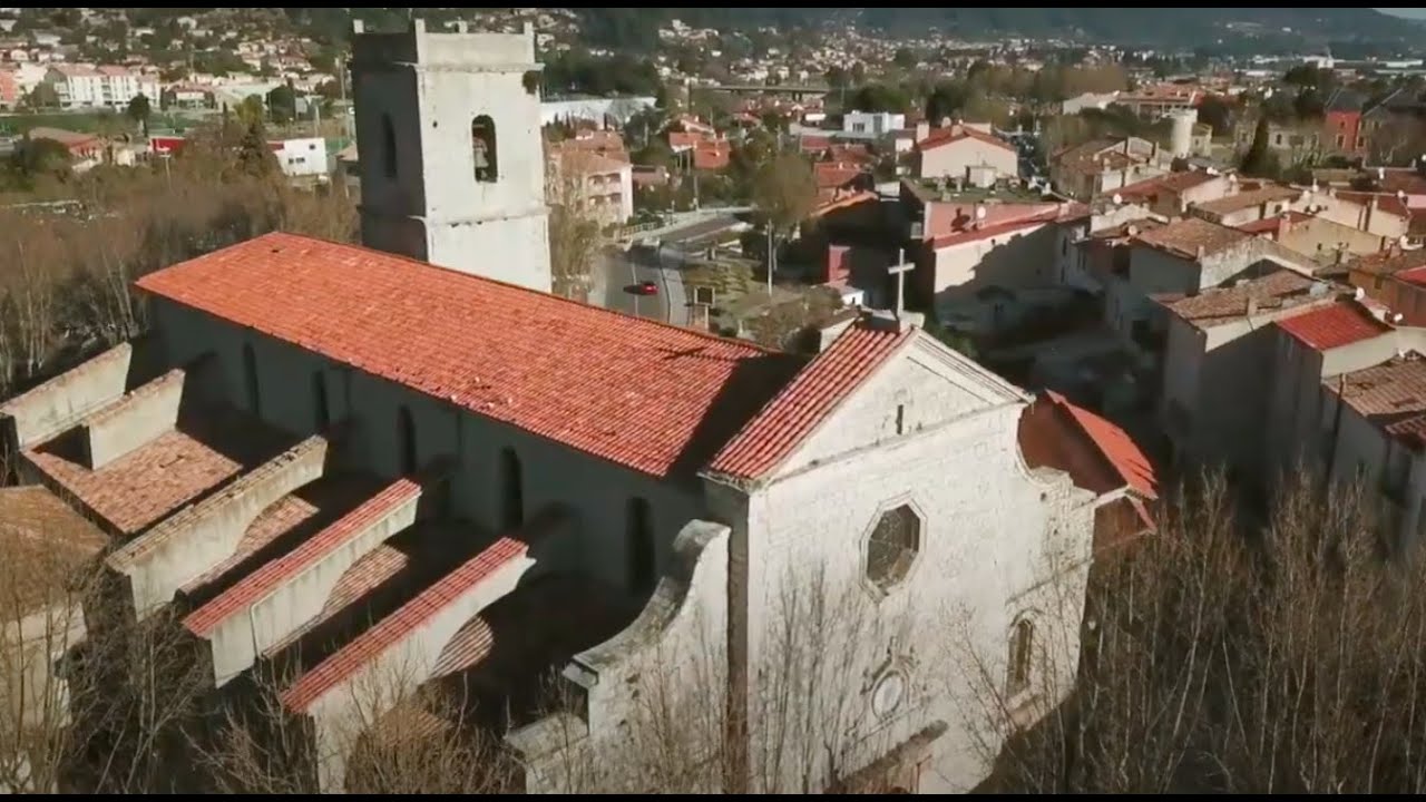 Les Eglises de Solliès-Pont et Solliès-Toucas vues du ciel !