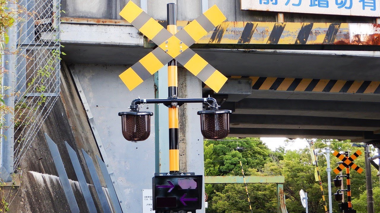 【踏切】JR東海道本線　最新の予告警報機がある踏切 (Railroad crossing in Japan)