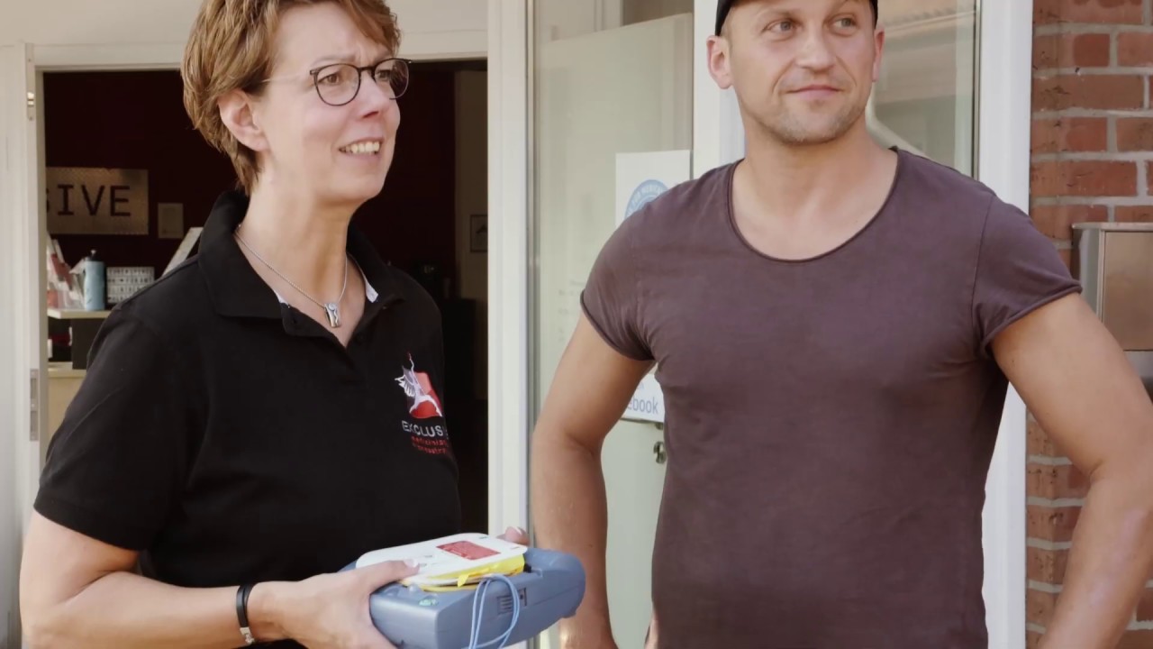 Reanimation im Fitnessstudio! CPR / Wiederbelebung - Schulungsvideo