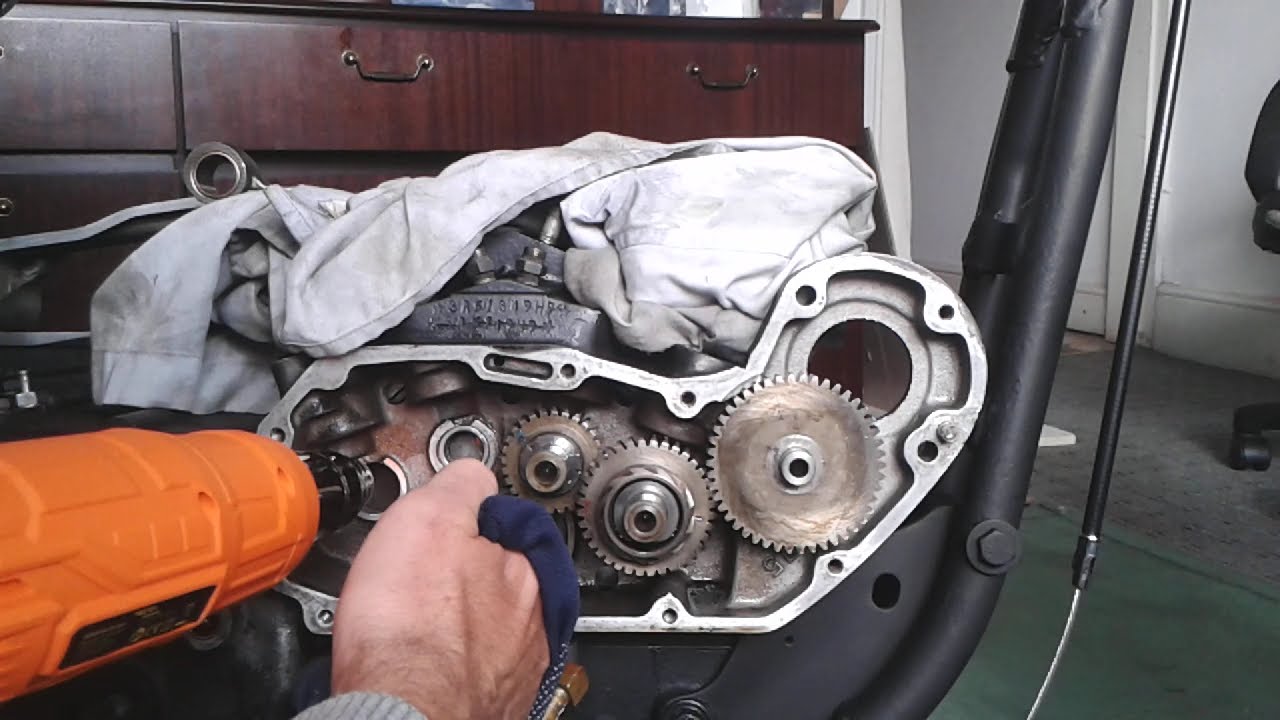 Inserting a cam bearing; 1979 Harley-Davidson XLH1000 Ironhead