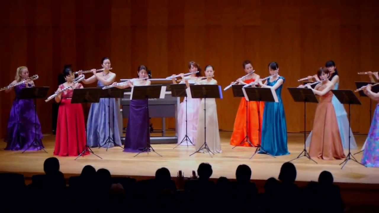 フルート12奏者で奏でる、"美しき青きドナウ"　The blue danube
