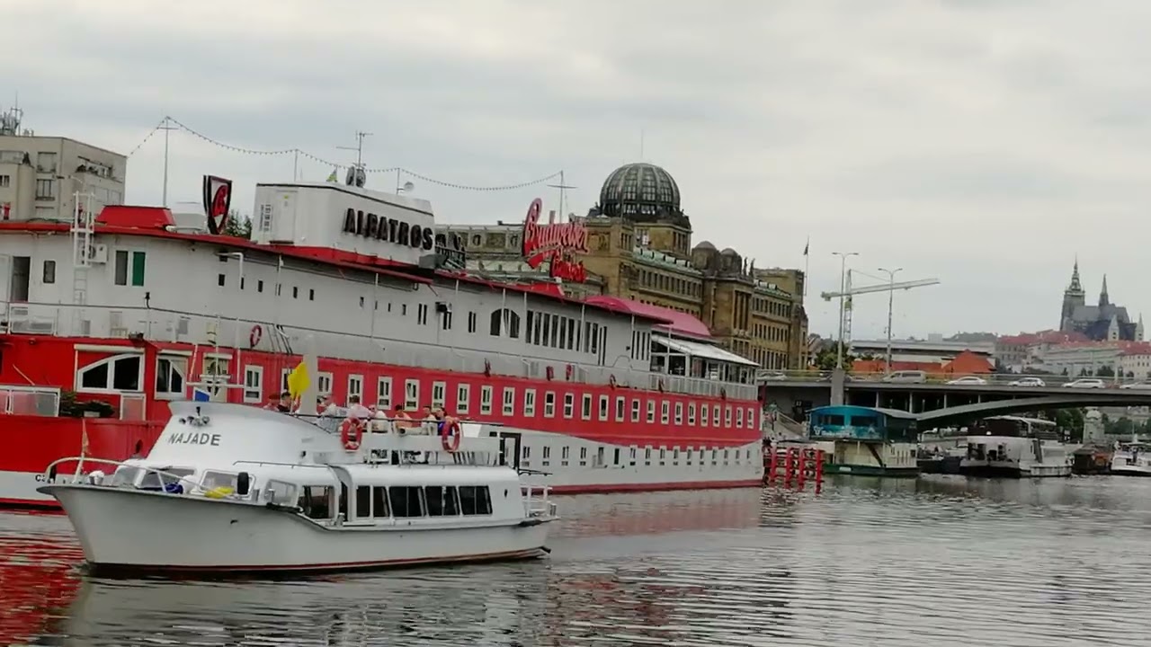 Autoreise durch Europa 2022. Film 1 Tschechien. Teil 2 Karlsbr&uuml;cke.