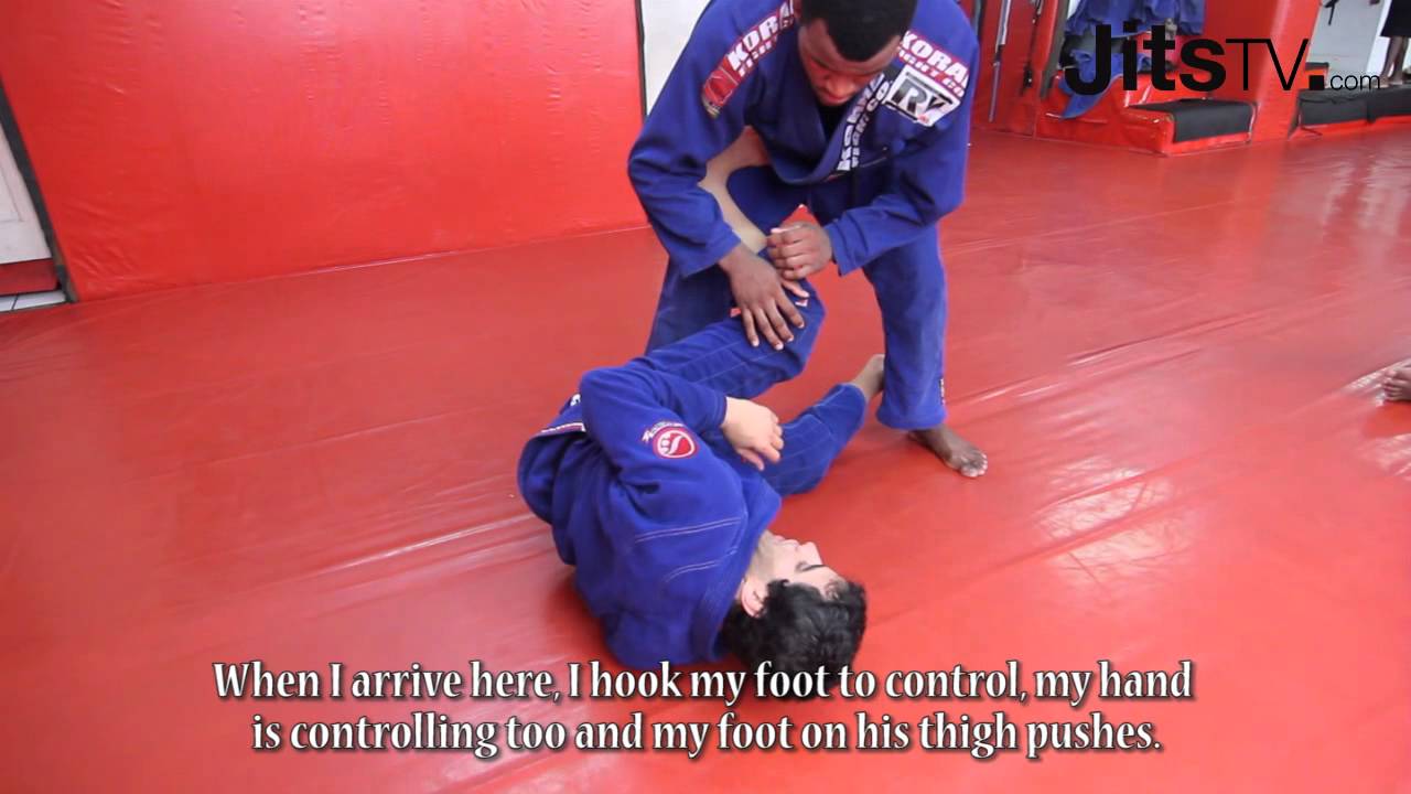Ricardo Vieira - Half Spider-Guard Sweeps - PART 1 - Jits Magazine
