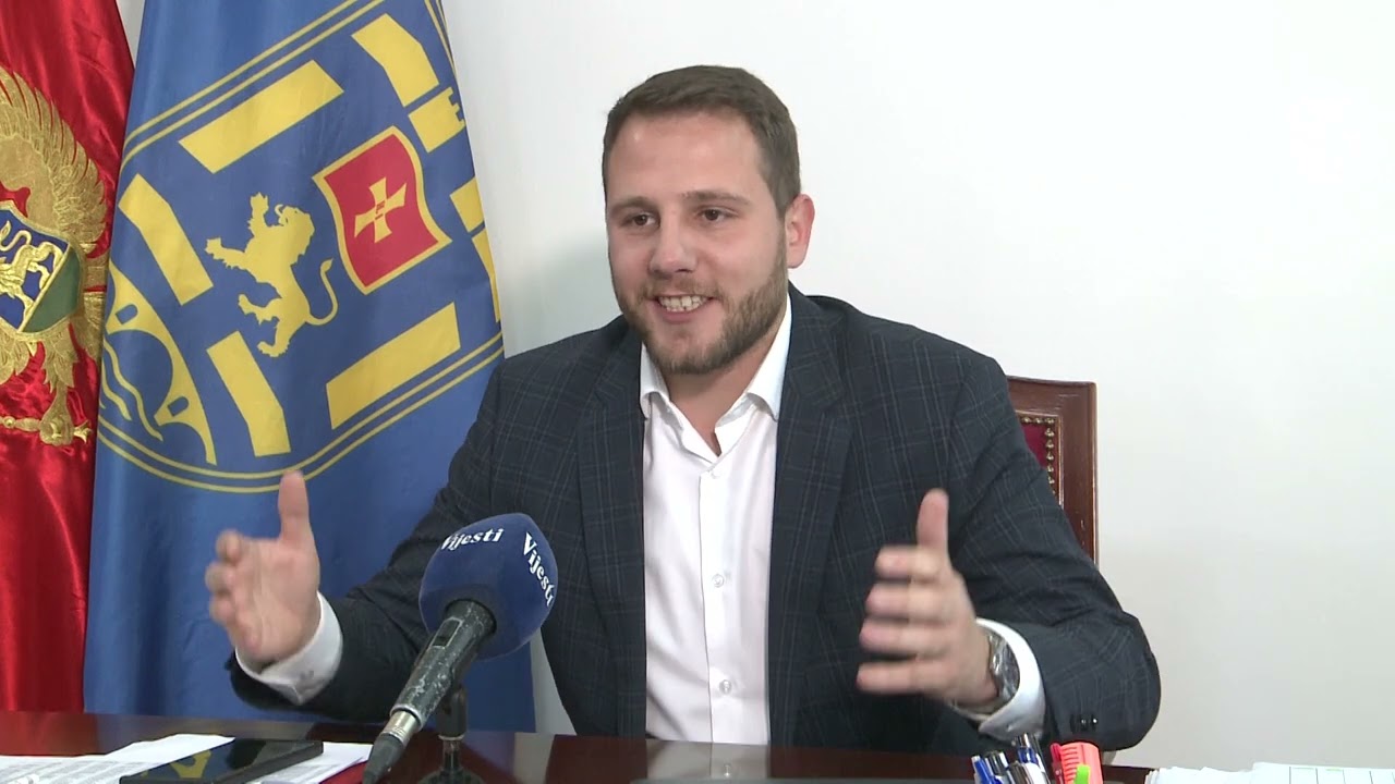 VIJESTI U POLA 7 - RAJKO PEROVIĆ NAJPOPULARNIJI ODBORNIK | Vijesti online