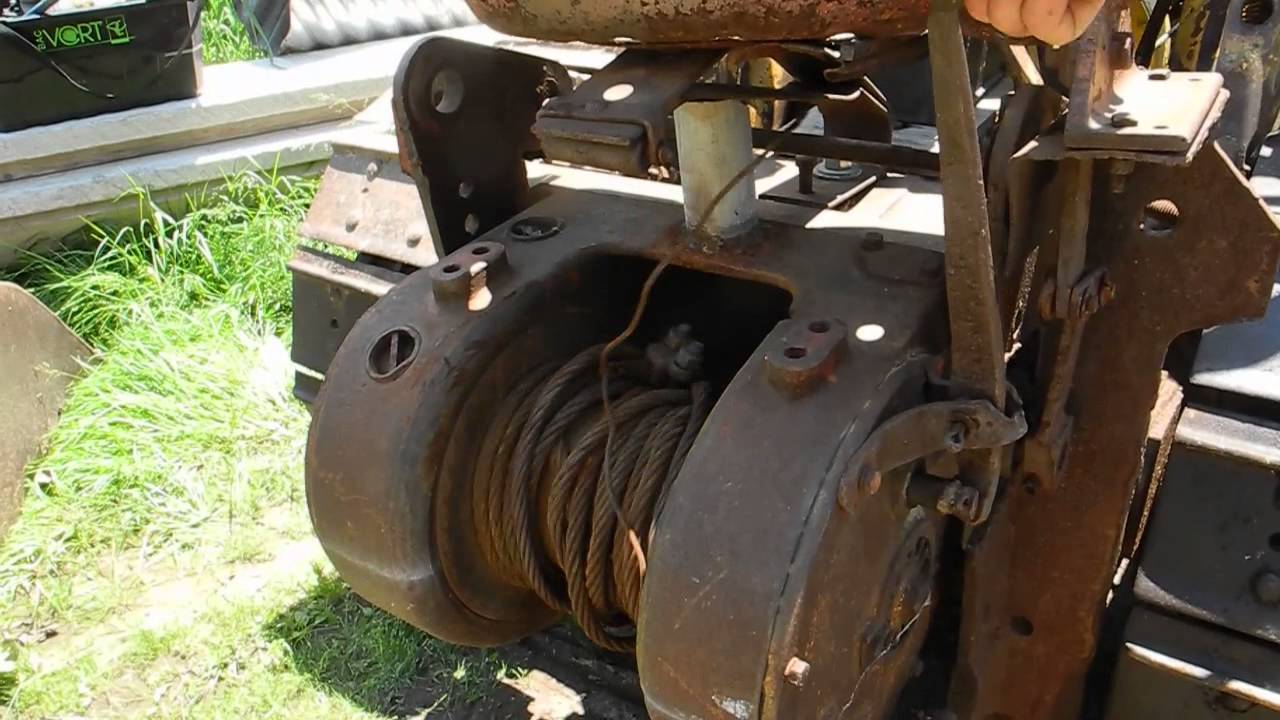 Gearmatic Winch fitted to Oliver OC-3 crawler