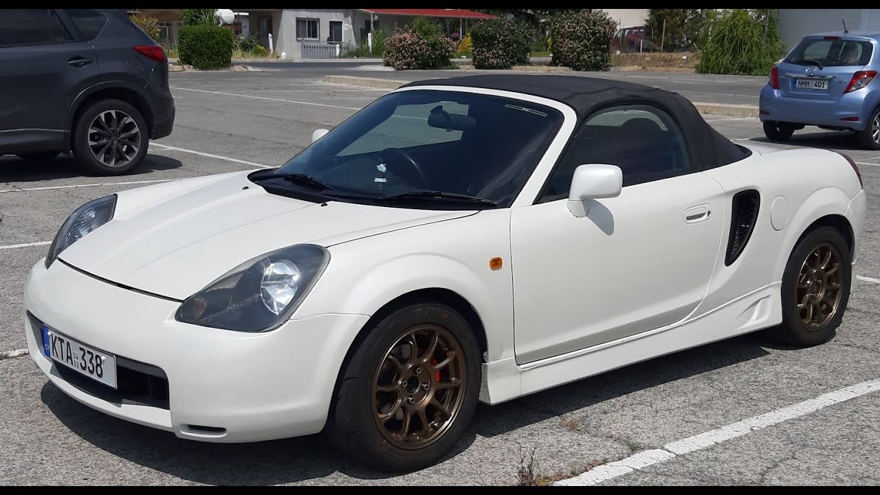 Лучший бюджетный авто для трекдней: Toyota MR2 Spyder
