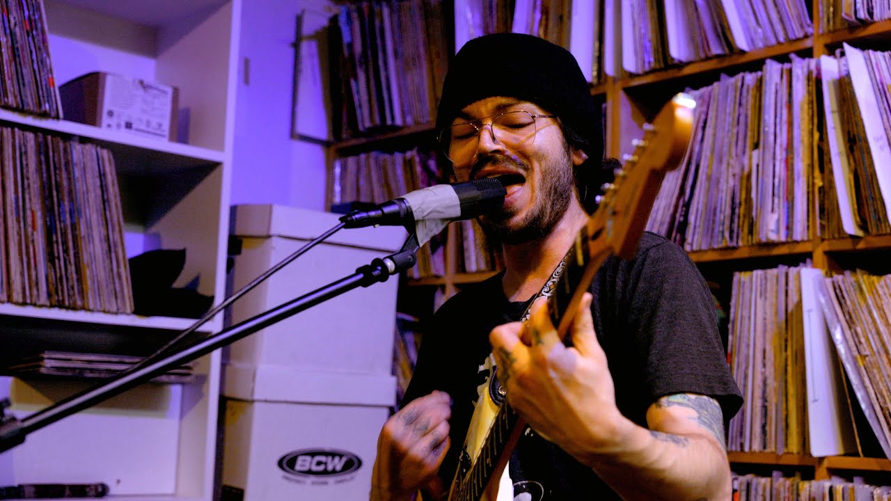 Hyper Minds - "Lost Control" (Live on KXLU)