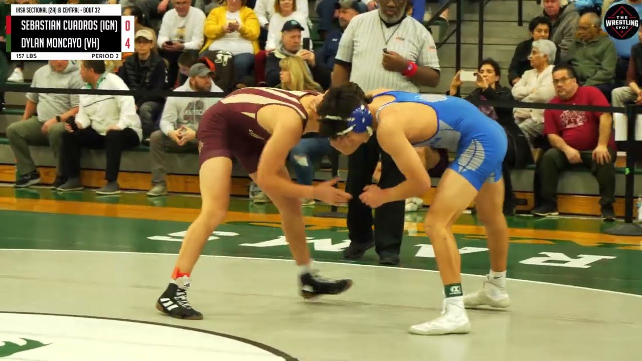 Dylan Moncayo of Vernon Hills [G] v. Sebastian Cuadros of St. Ignatius [R] (157)