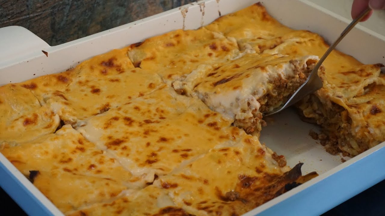 Λαζάνια φούρνου με κιμά και μπεσαμέλ - Lasagna bolognese | Greek Cooking by Katerina