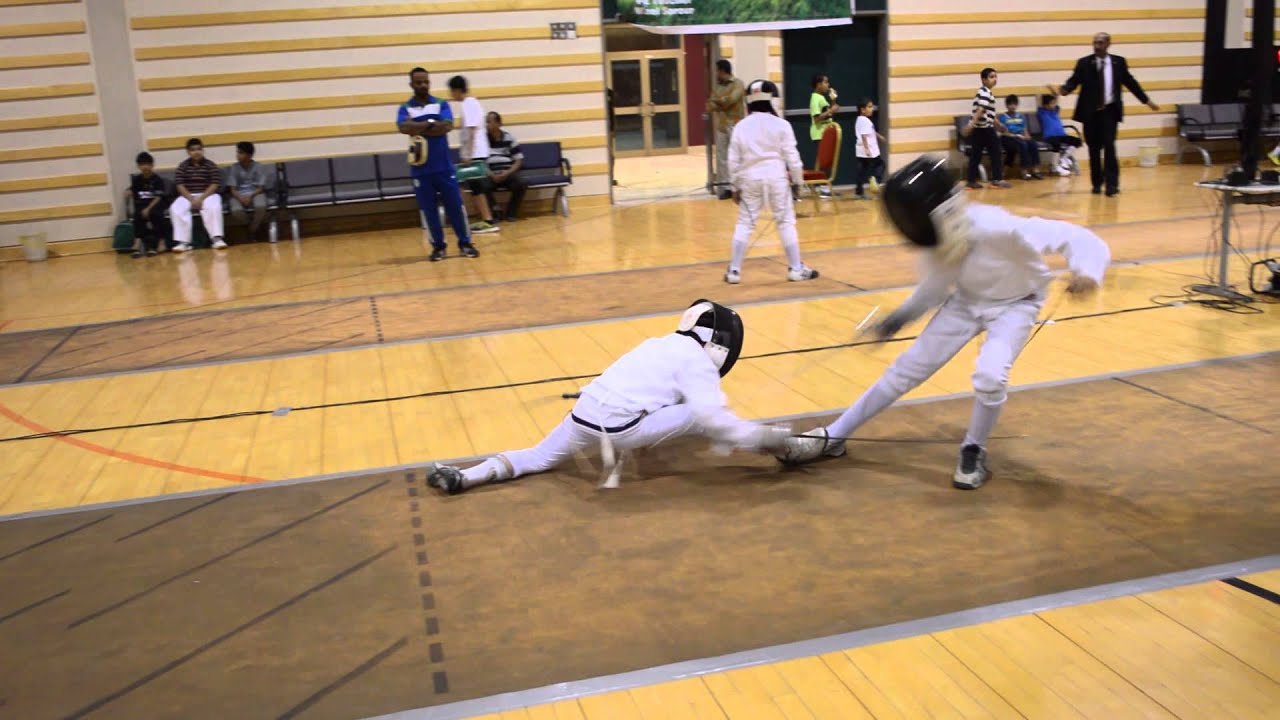 البطل علي حسين الشطي لاعب نادي النور للمبارزة