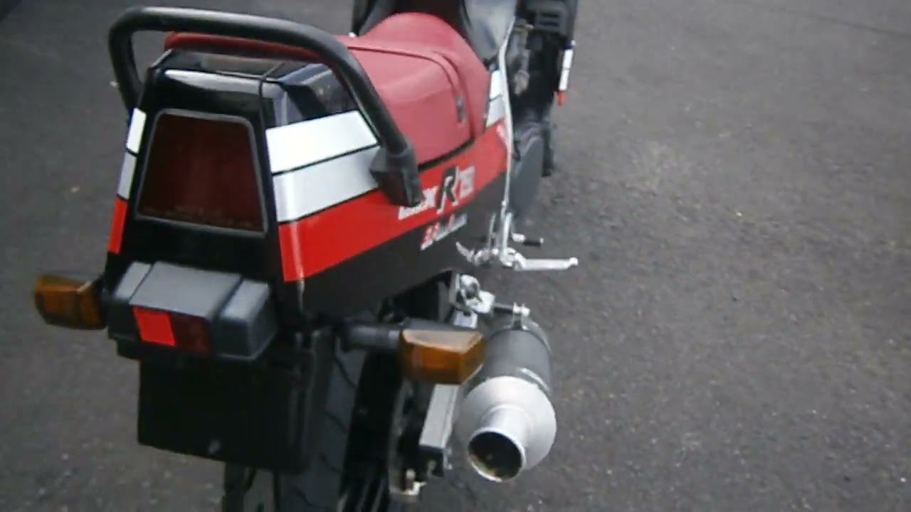 SUZUKI　GSX-R750　エンジン音