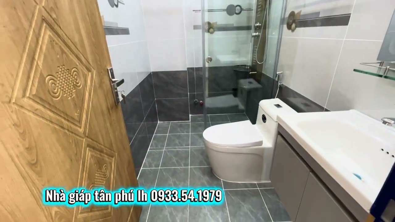 Nhà tây lân giáp tên lửa dt 4x15 đúc 4,5 tầng Full nội thất thang máy giá 8,2 tỷ