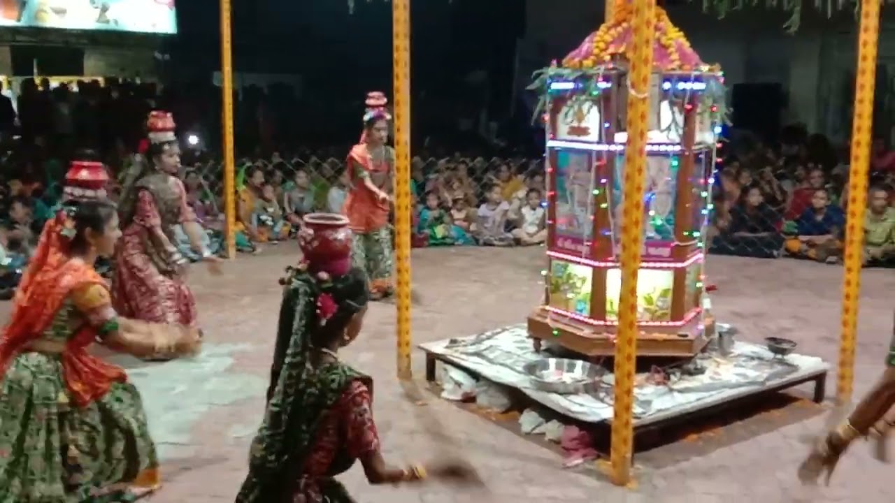03.10.22 જય ખોડીયાર ગરબી મંડળ વીરપુર રાશ 3