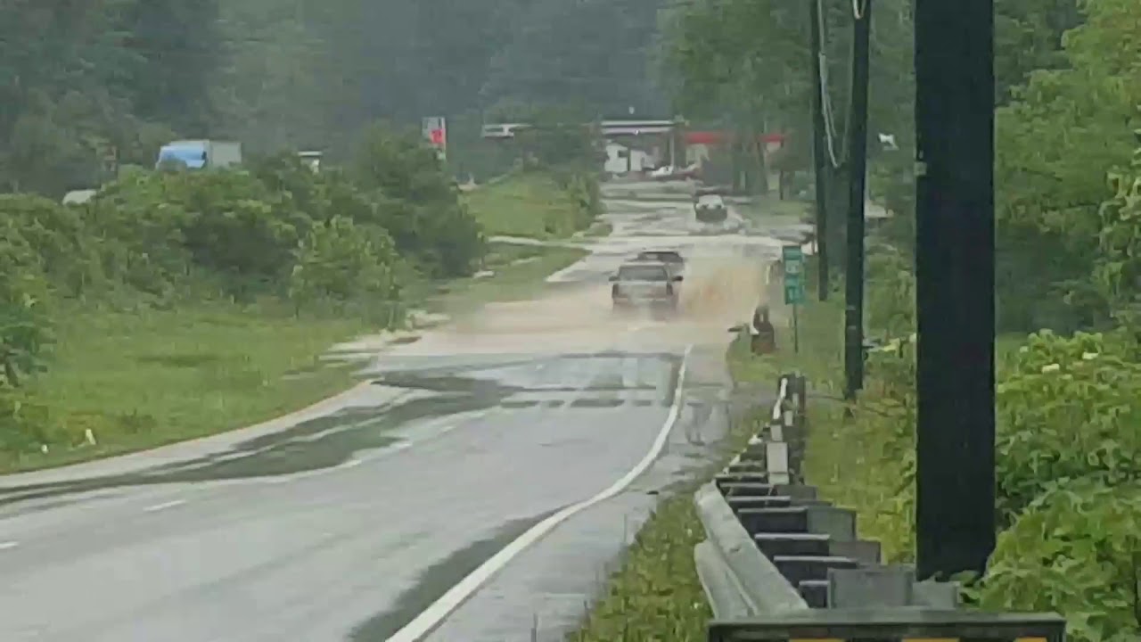 Flash flood US 23 South Pound, Va