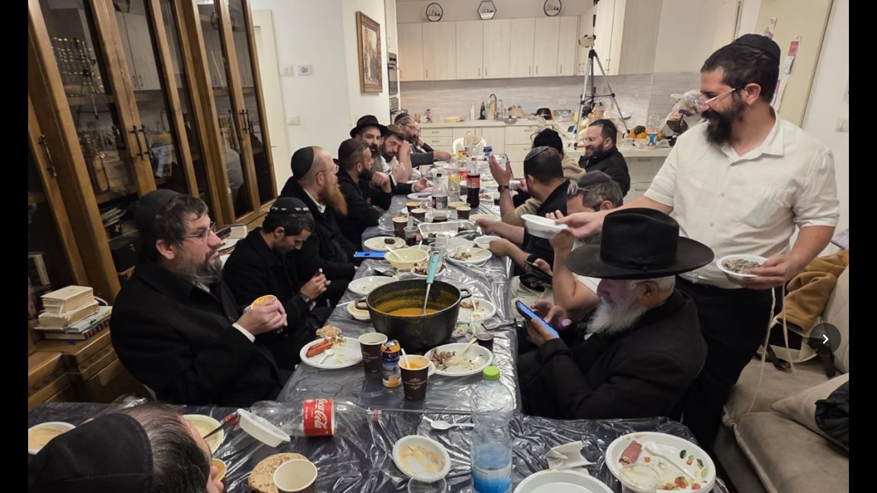 אצל ציון בחצר תרומה פו