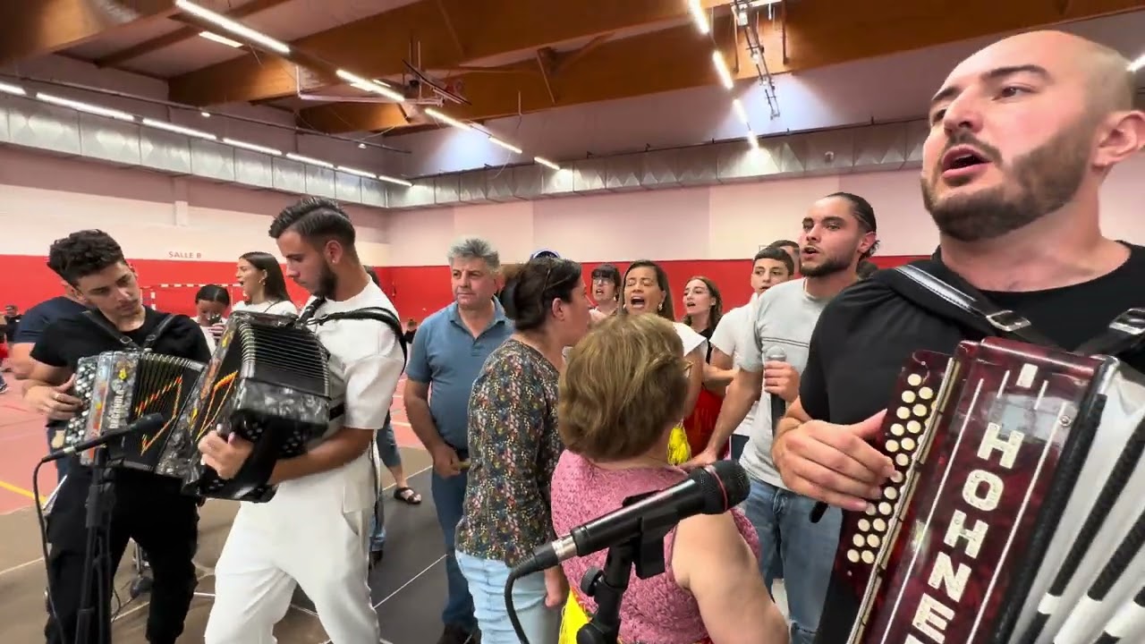 Rusgas de Vitry-sur-Seine - Cavaquinho dourado