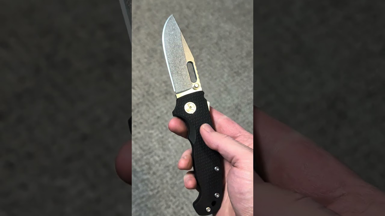 Demko AD20 with shepardcc G10 scales and Ticonnector pivot
