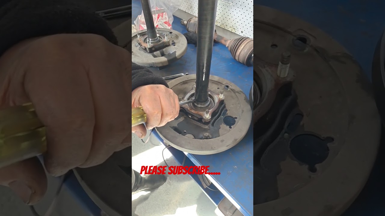 How to remove an Axle Bearing Circlip without Special Tools #shorts #safetyfirst #2022 #hilux
