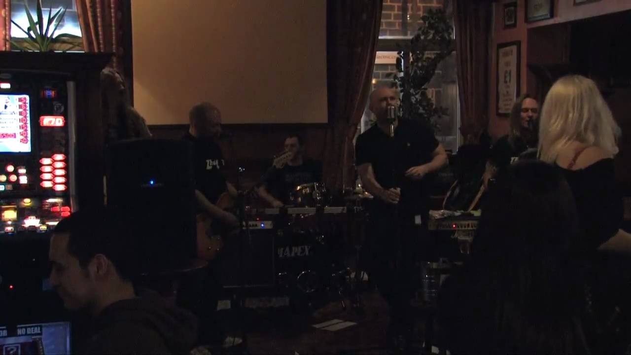 TheMoff Haiti charity gig - "Aeroplane Blonde"