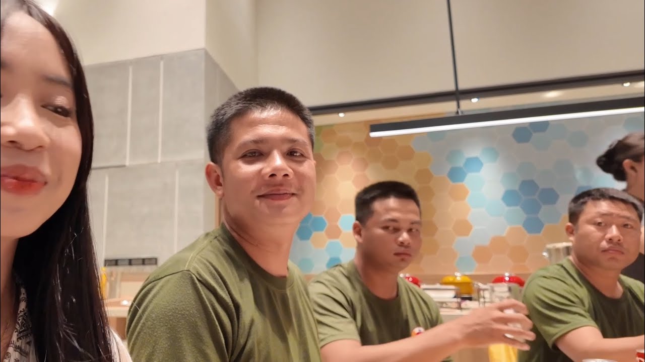 Bất ngờ với câu trả lời của anh bộ đội Lào về lễ diễu binh 30/4 tại nơi nghỉ ngơi ở Bình Dương
