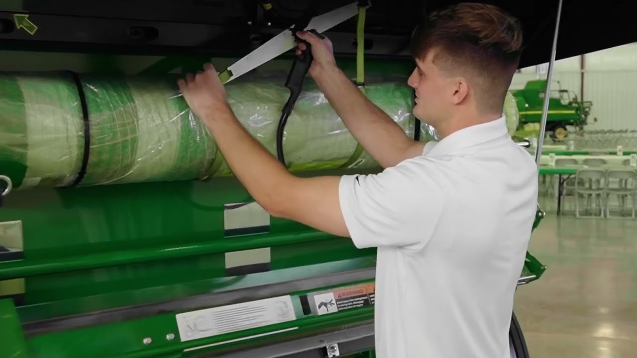 John Deere Net Lift Assist & Threading a Round Baler