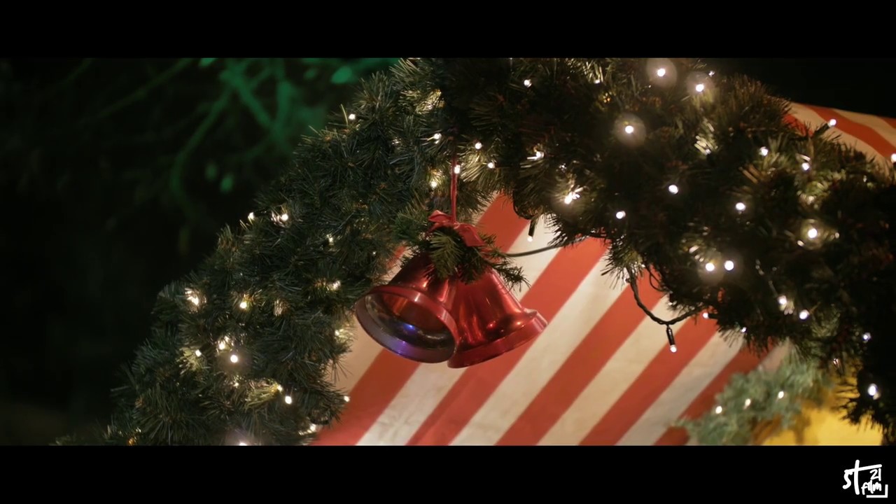 Christmas Mood || a Cinematic short || GH5 + Sigma Art 50-100mm