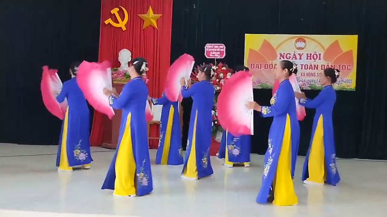 Vũ điệu mừng Đại đoàn kết dân tộc thôn phú la xã hồng sơn 2025