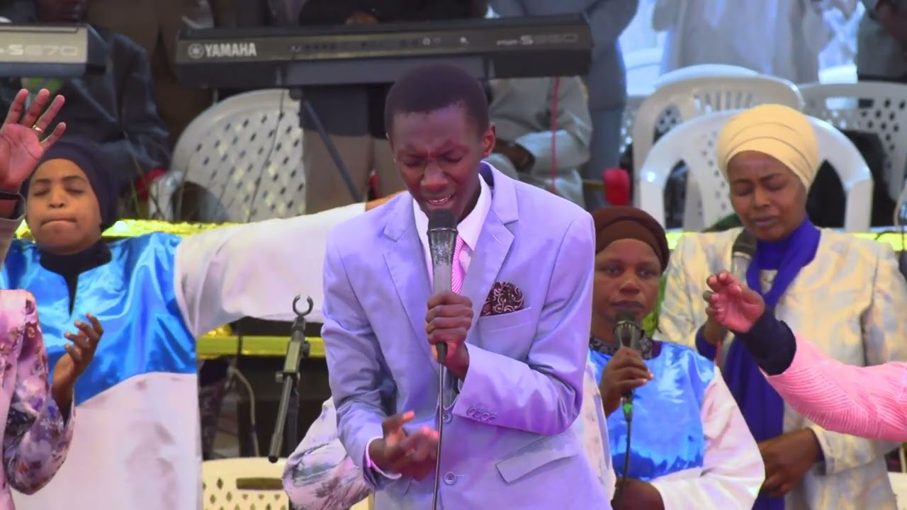 POWERFUL WORSHIP EXTRAVAGANZA