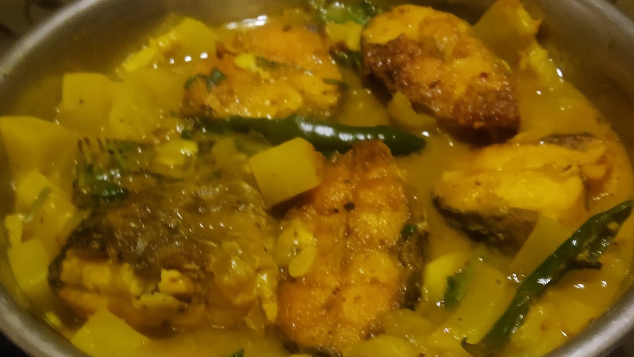 লাউ দিয়ে মাছের তরকারি। Lau diye Macher Tarkari Recipe.