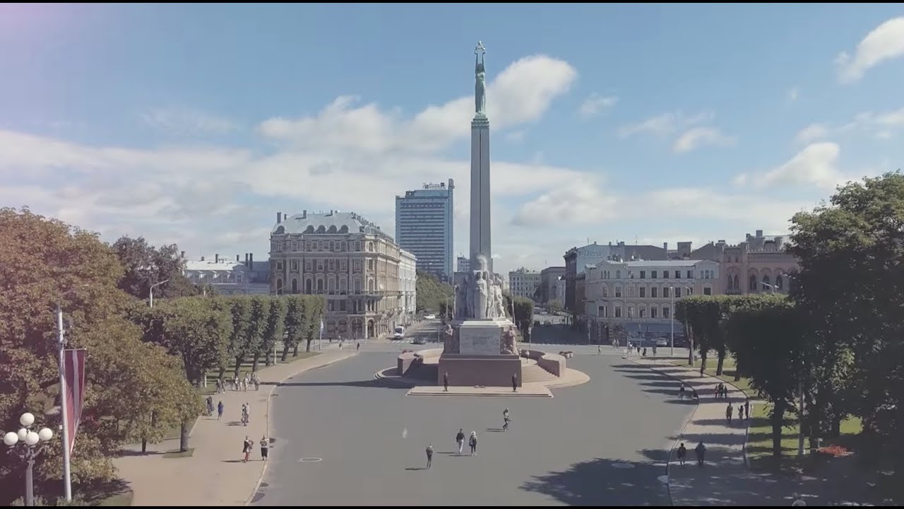 Dzeguzīte - Daudz laimes, Latvija!  + instrumentālais pavadījums un notis (saite zem video)