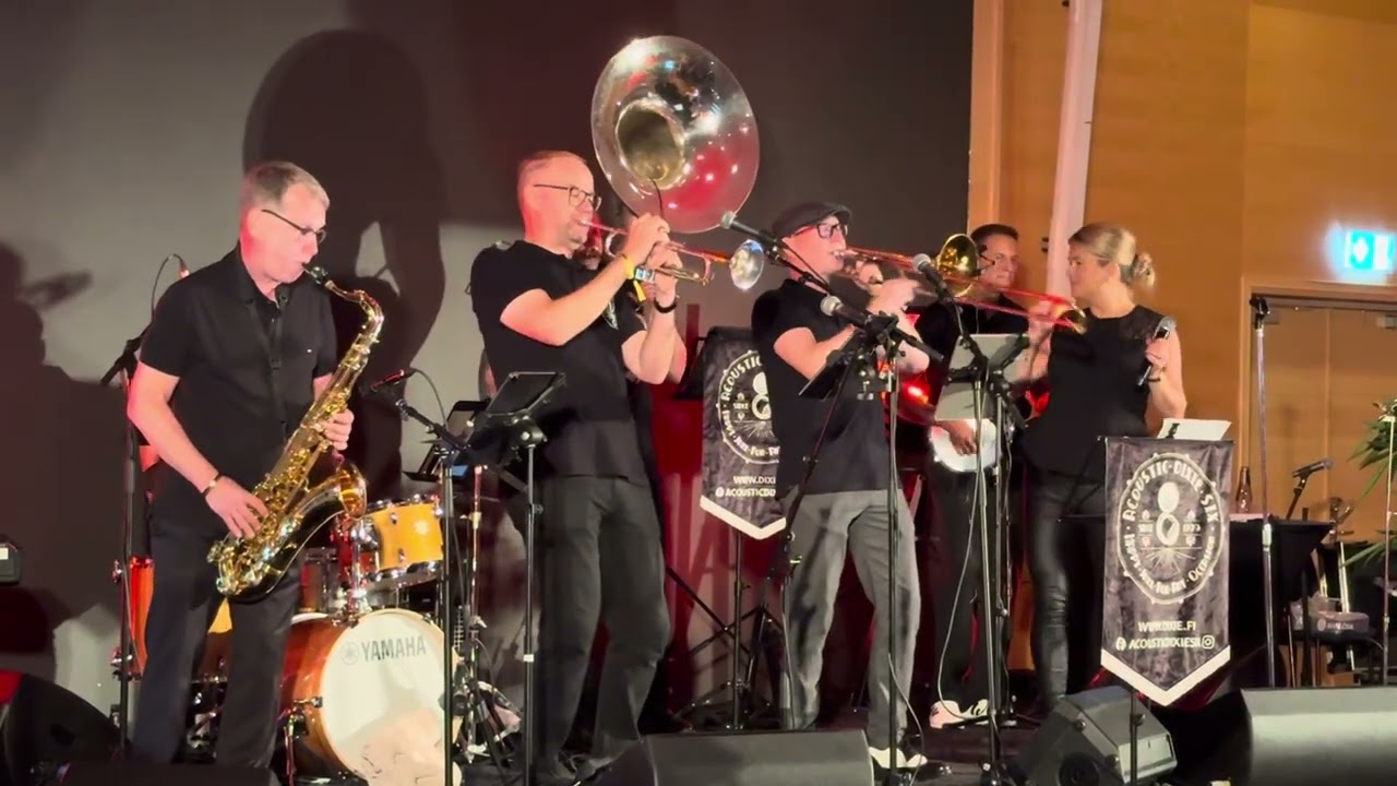 Acoustic Dixie Six & Nina Lindroos -